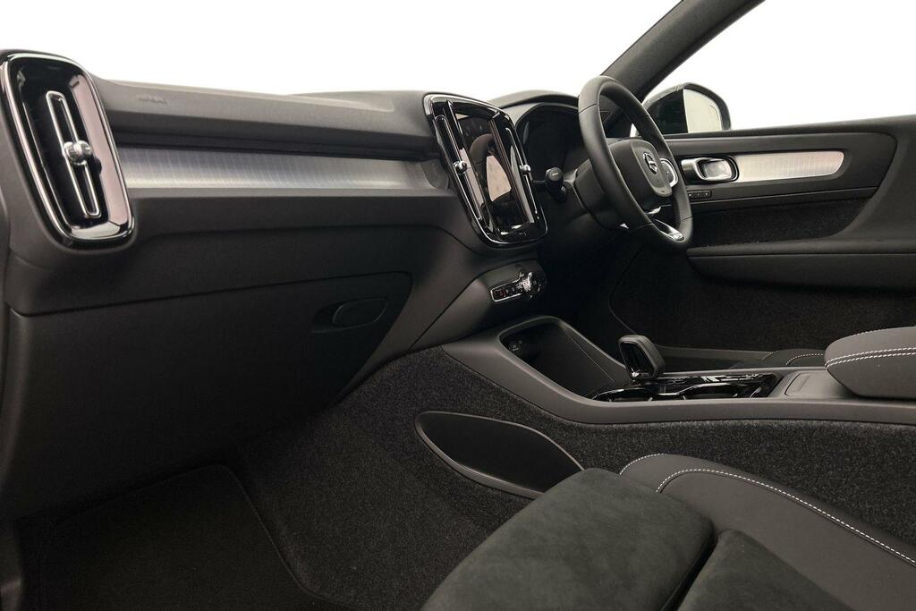 Volvo XC40 2.0 B3p Plus Dark SM75VXA Blue #2