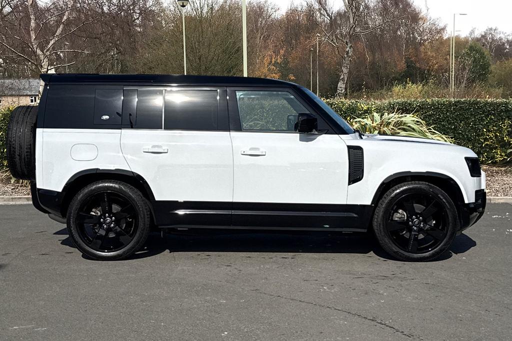 Land Rover Defender 110 D250 X-dynamic Se CL73VEV White #5