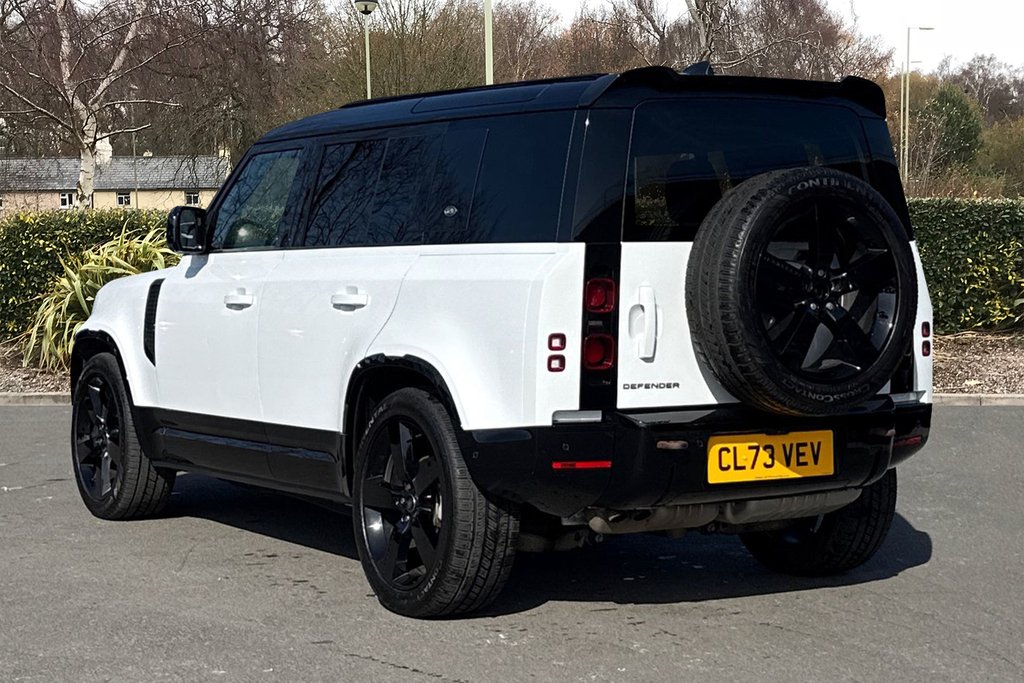 Land Rover Defender 110 D250 X-dynamic Se CL73VEV White #2