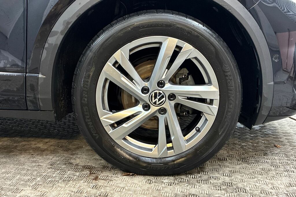 Volkswagen T-Roc 1.5 Tsi R-line Dsg LV72ZWX Black #5