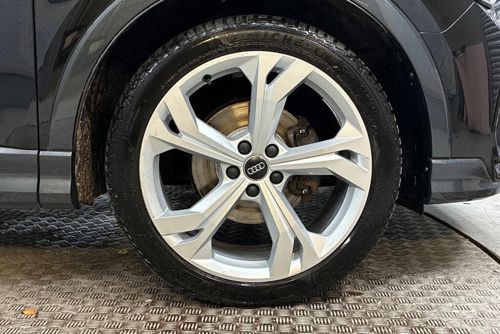 Audi Q3 35 Tfsi Edition 1 SV20VUC Black #5