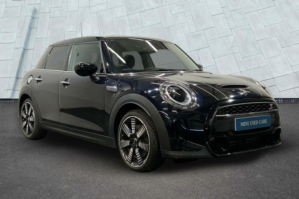 Mini Hatch 5-Door Cooper S Exclusive SY72HUV Black #2