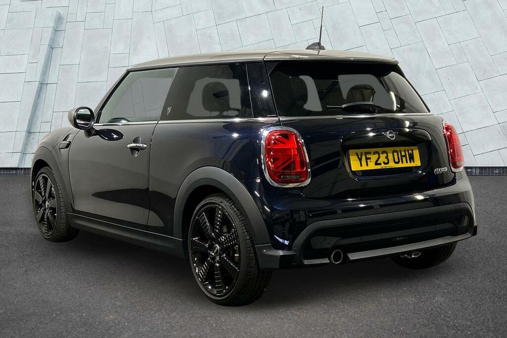 Mini Hatch 3-Door Cooper Exclusive YF23OHW Black #2