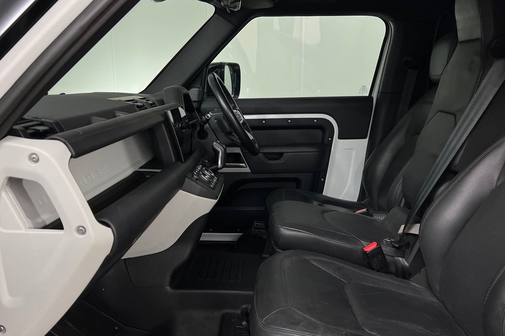 Land Rover Defender 90 D250 Hard Top Hse LF73CSP White #3