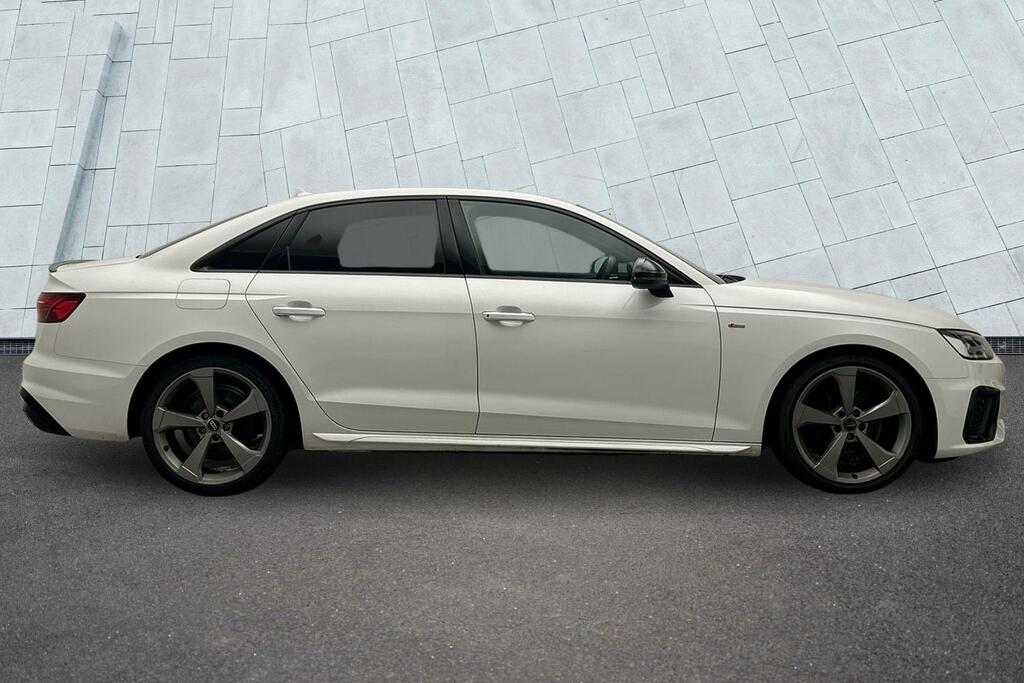 Audi A4 2.0 Tdi 35 Black Edition S Tronic Euro 6 Ss WR69UXK White #3