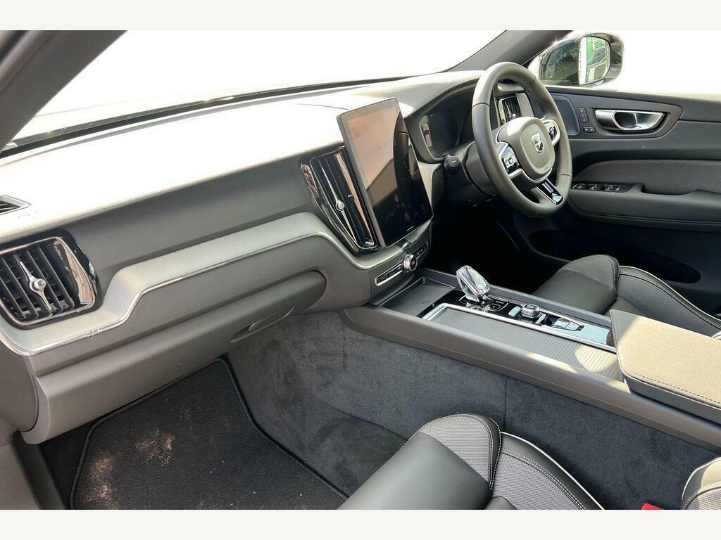 Volvo XC60 2.0 B5p Plus Black Edition Awd Geartronic SP75YNR Grey #4