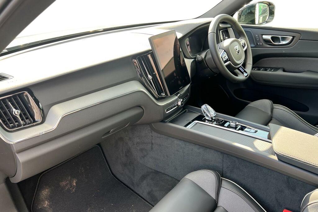 Volvo XC60 2.0 B5p Plus Black Edition Awd Geartronic SP75YNR Grey #3