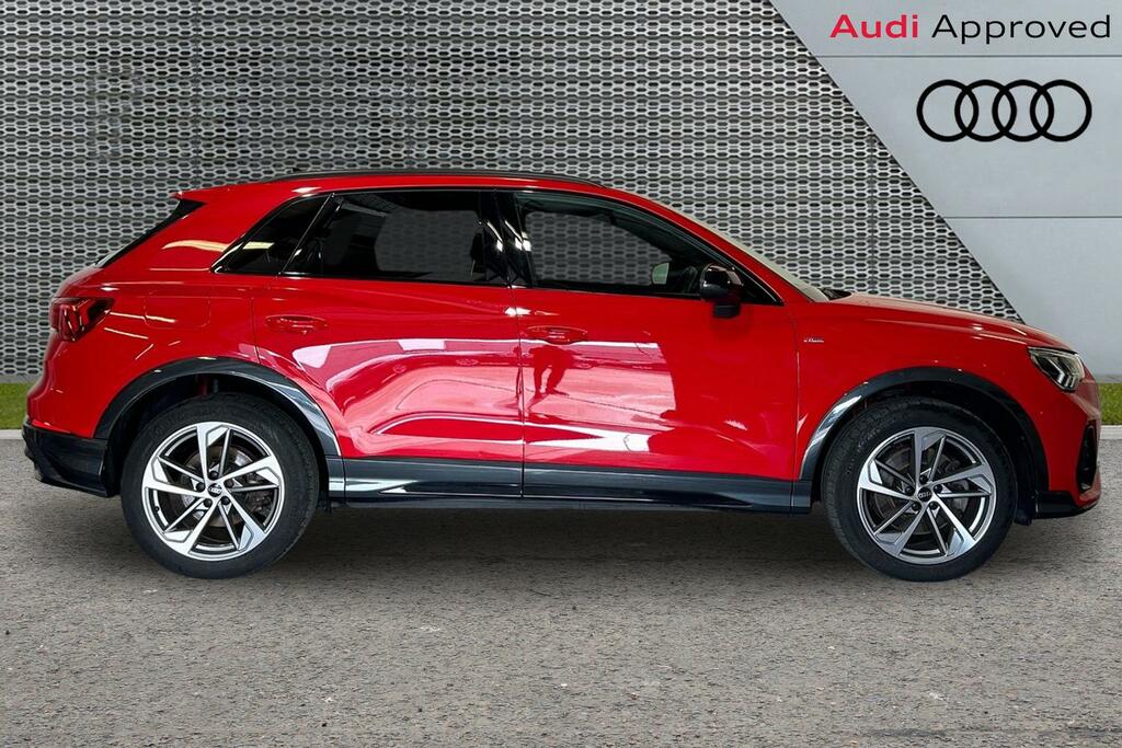 Audi Q3 Black Edition 40 Tfsi Quattro 190 Ps S Tronic SW22UAY Red #4