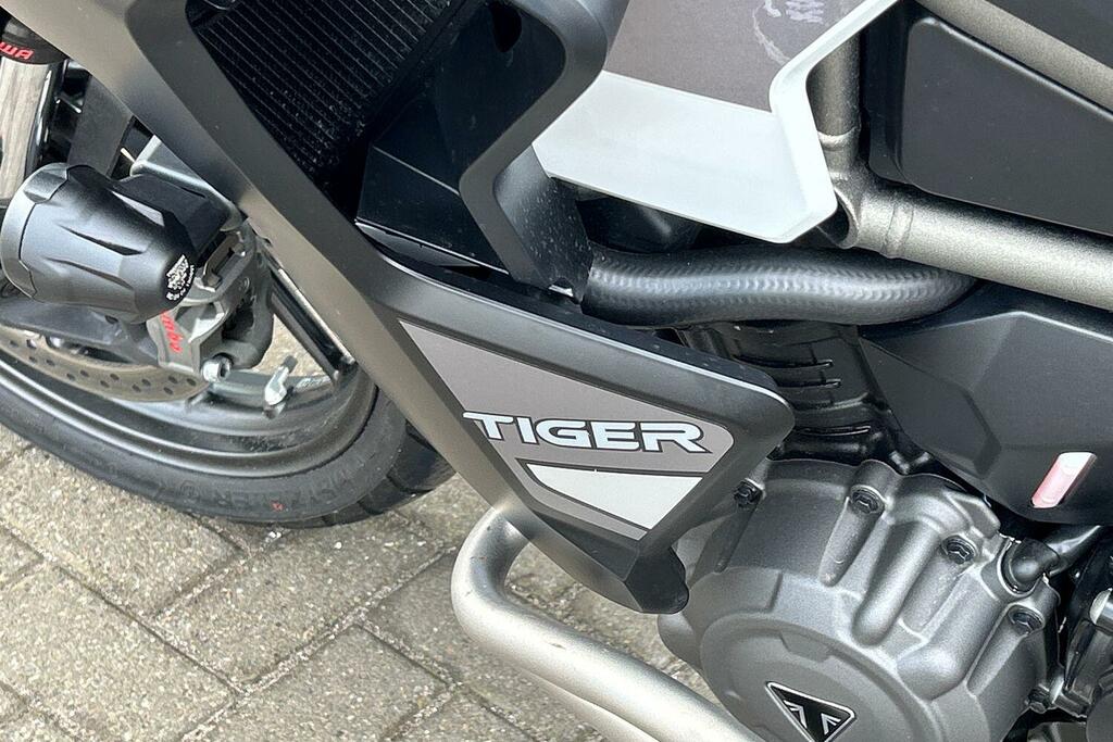 Triumph  1200 Gt Explorer Euro 5 SV24YAK White #5