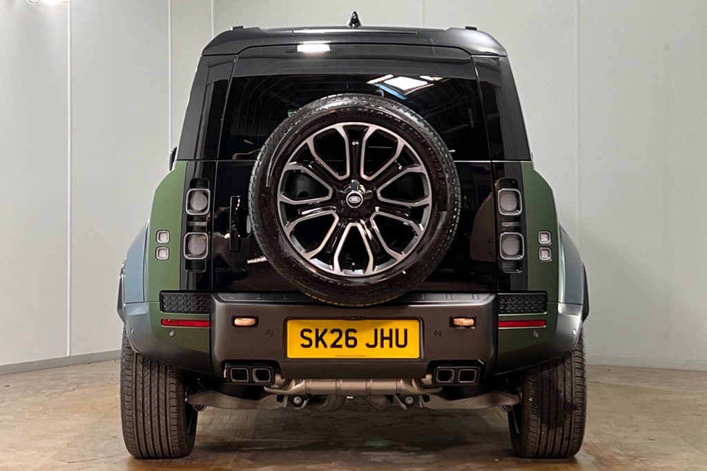 Land Rover Defender 110 P635 110 Octa Green #6