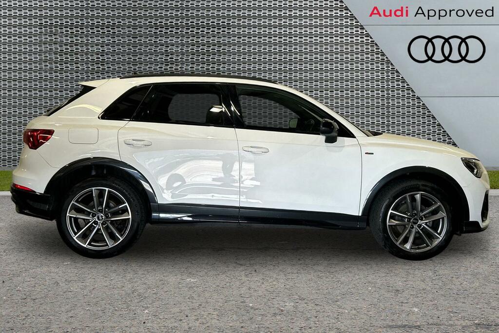 Audi Q3 Black Edition 35 Tdi 150 Ps 6-Speed SL22OEH White #4
