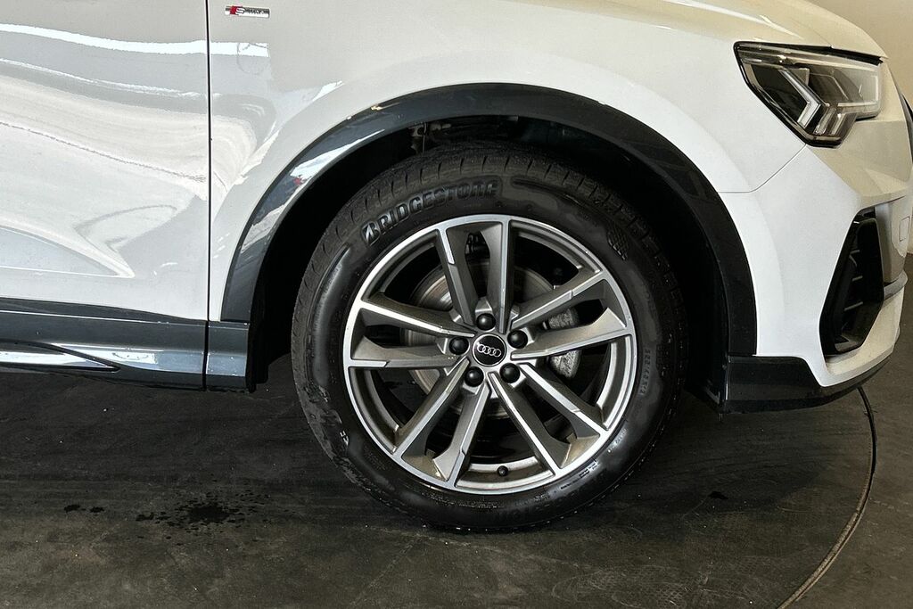 Audi Q3 Black Edition 35 Tdi 150 Ps 6-Speed SL22OEH White #5