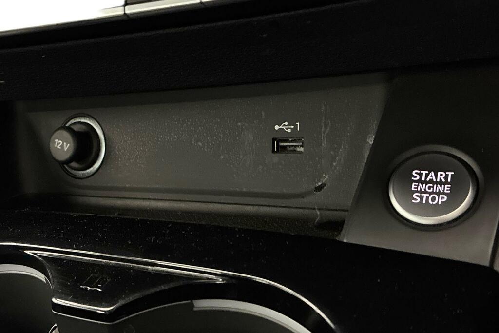 Audi A4 2.0 Tdi 35 Black Edition Saloon S Troni SM21EPD Black #4