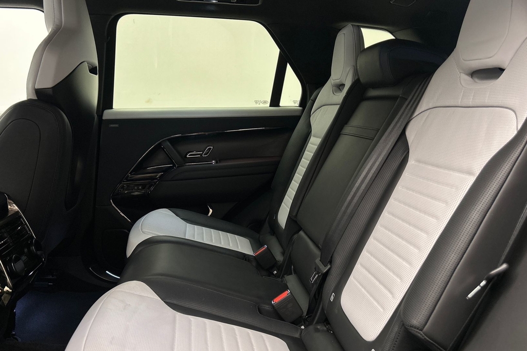 Land Rover Range Rover Sport P635 Sv Edition One Gloss Paint Black #4