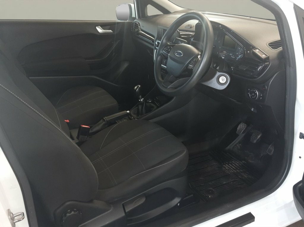 Ford Fiesta 1.5L Null BJ69XED White #2