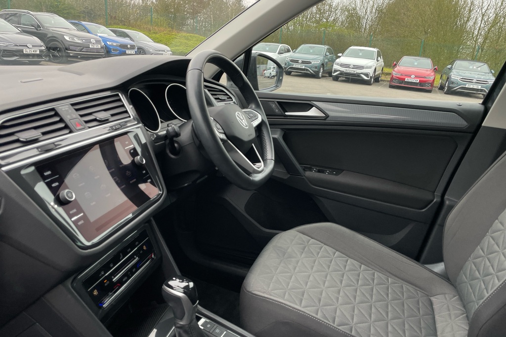 Volkswagen Tiguan 1.5 Tsi 150 Life Dsg CF71YNC Grey #2