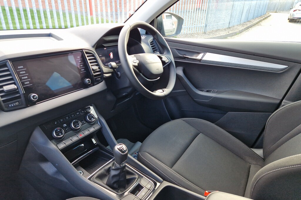 Skoda Karoq 1.0 Tsi 116 Se Edition GJ25PHX Black #4