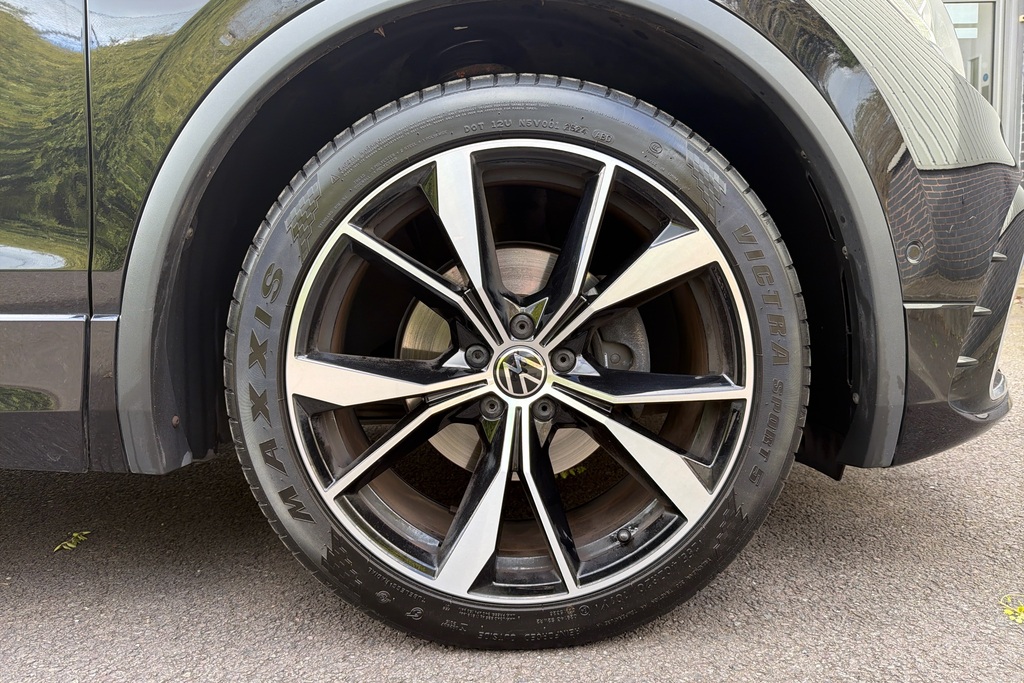 Volkswagen Tiguan 2.0 Tdi R-line Dsg DY72VUH Black #5