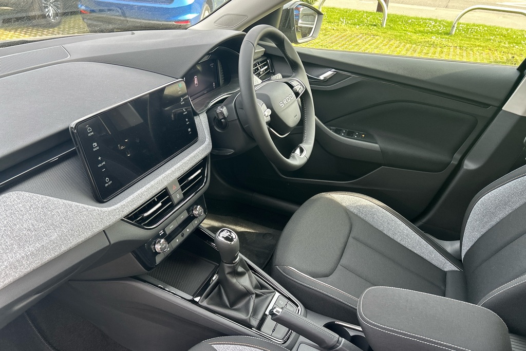 Skoda Scala 1.0 Tsi 95 Se Edition Black #2