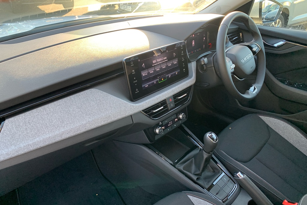 Skoda Kamiq 1.0 Tsi 95 Se Edition BL75PKK White #2