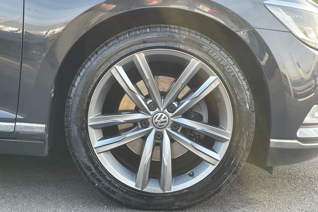 Volkswagen Passat 1.5 Tsi Evo 150 Gt Panoramic Roof Grey #5