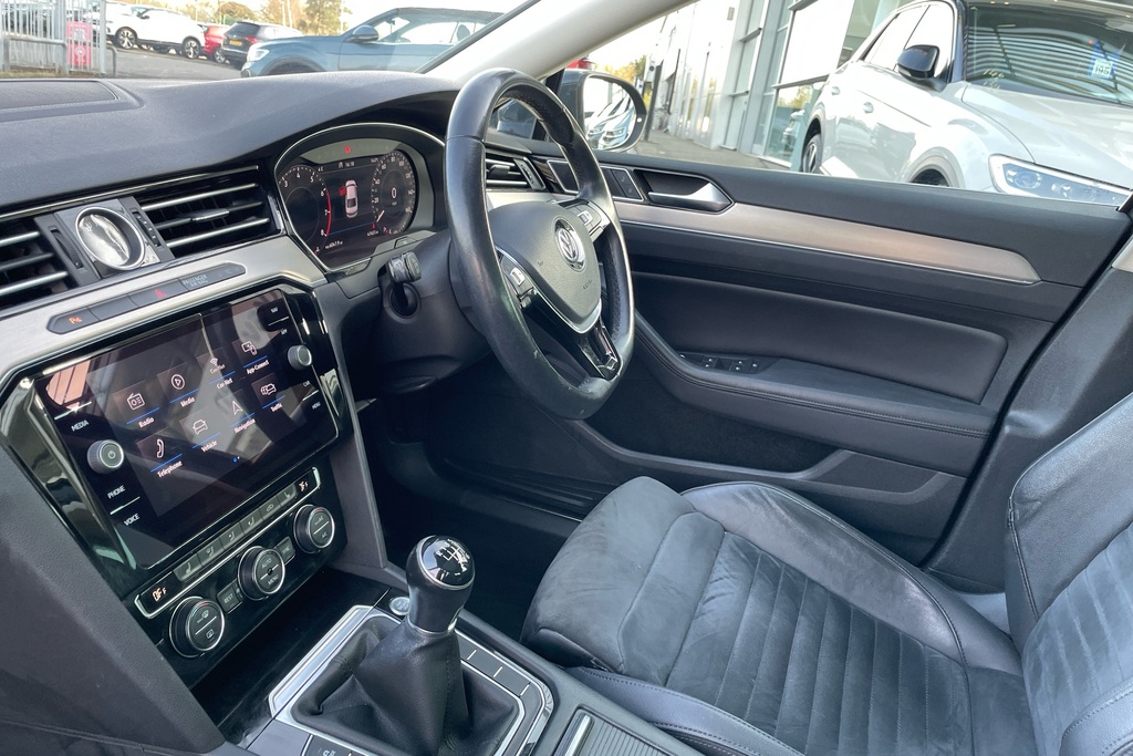 Volkswagen Passat 1.5 Tsi Evo 150 Gt Panoramic Roof Grey #2
