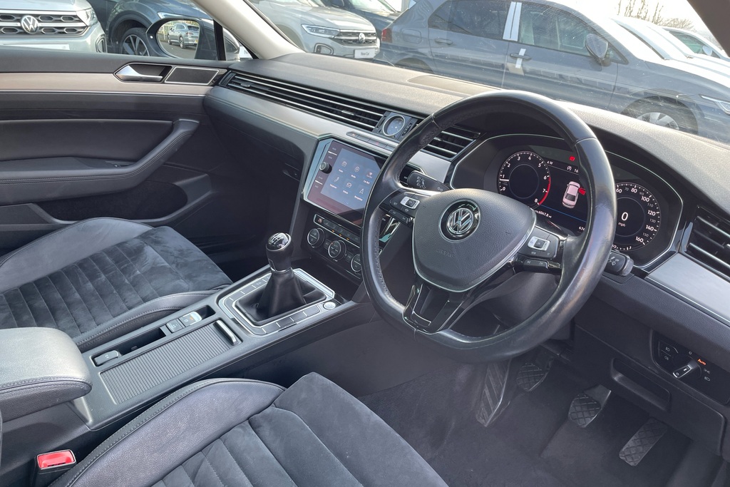 Volkswagen Passat 1.5 Tsi Evo 150 Gt Panoramic Roof Grey #6
