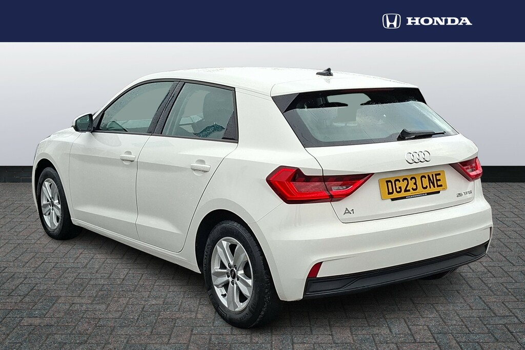 Audi A1 25 Tfsi Technik DG23CNE White #3