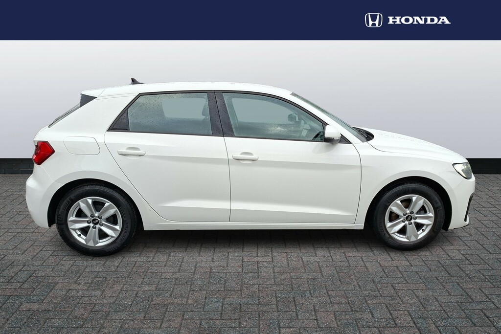 Audi A1 25 Tfsi Technik DG23CNE White #5