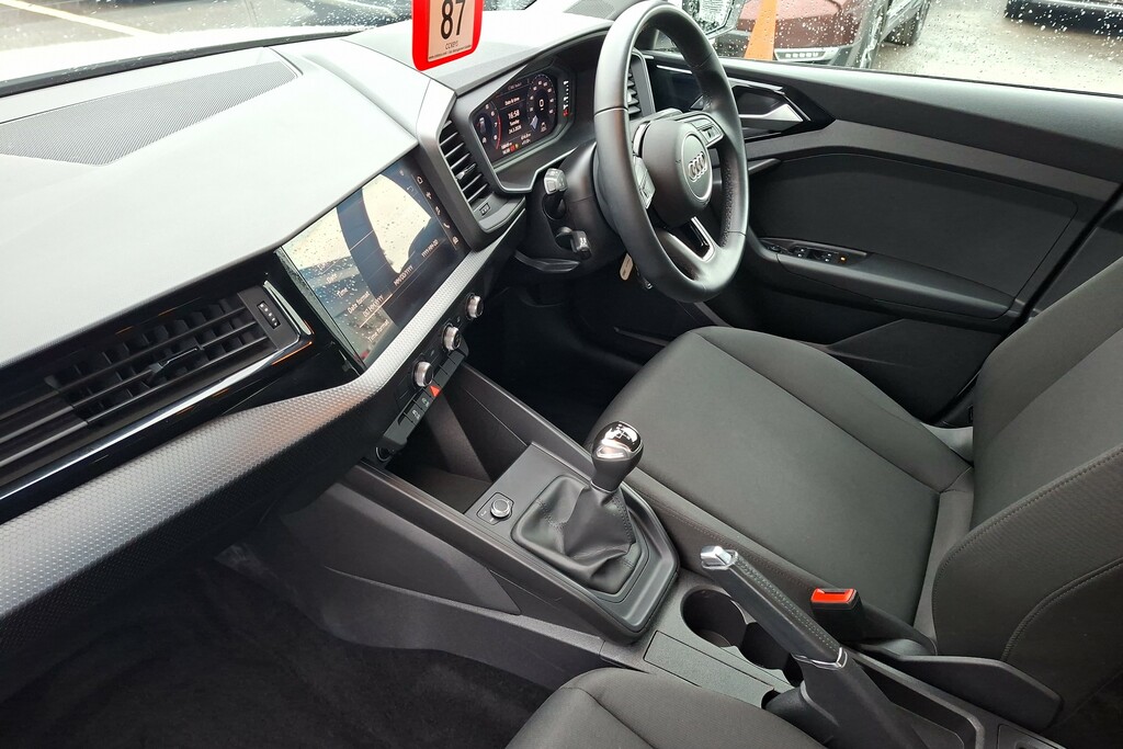 Audi A1 25 Tfsi Technik DG23CNE White #2