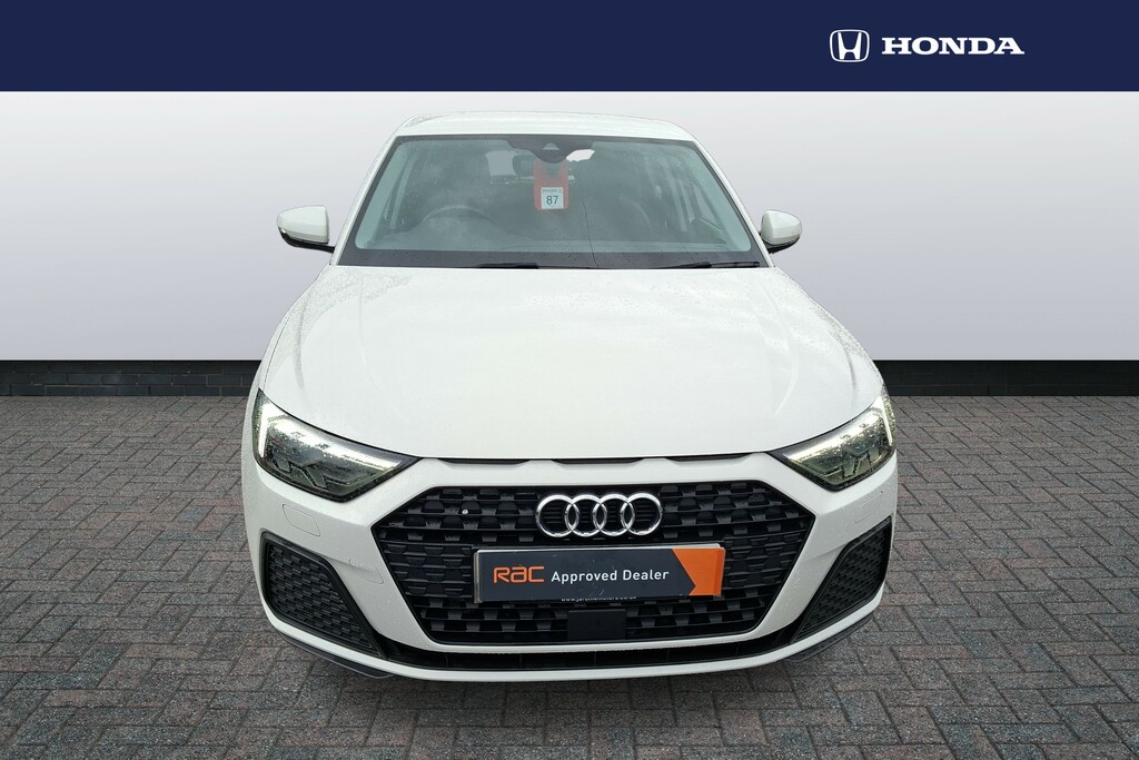 Audi A1 25 Tfsi Technik DG23CNE White #4