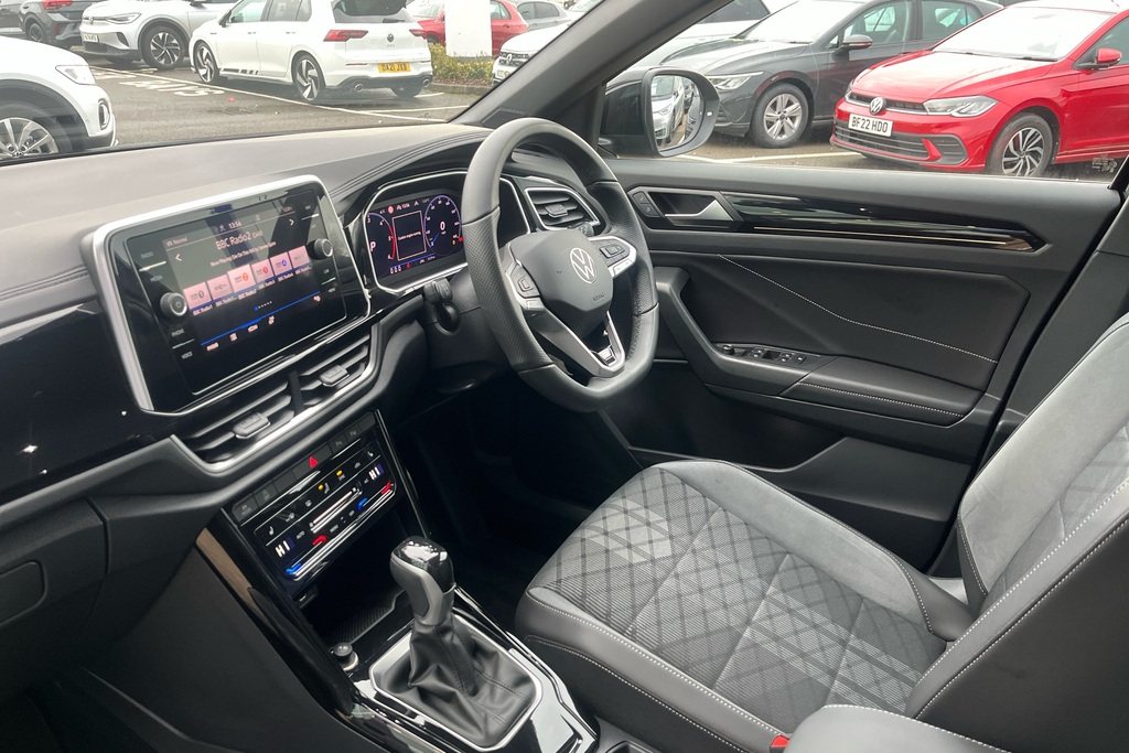 Volkswagen T-Roc 2.0 Tdi 150 Evo R-line Dsg KW74YPT Black #3