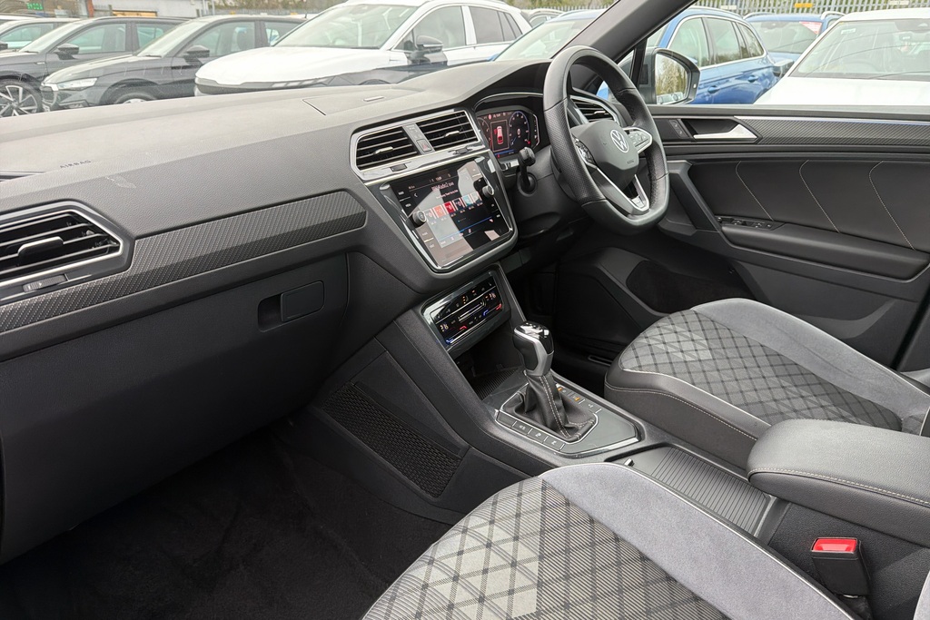 Volkswagen Tiguan 1.5 Tsi 150 R-line Dsg VU23KNZ Grey #2