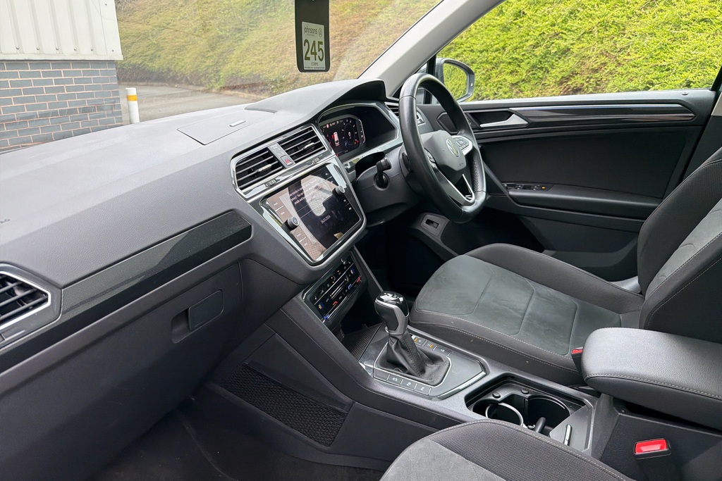 Volkswagen Tiguan 1.5 Tsi 150 Elegance Dsg BL22JSX Grey #2