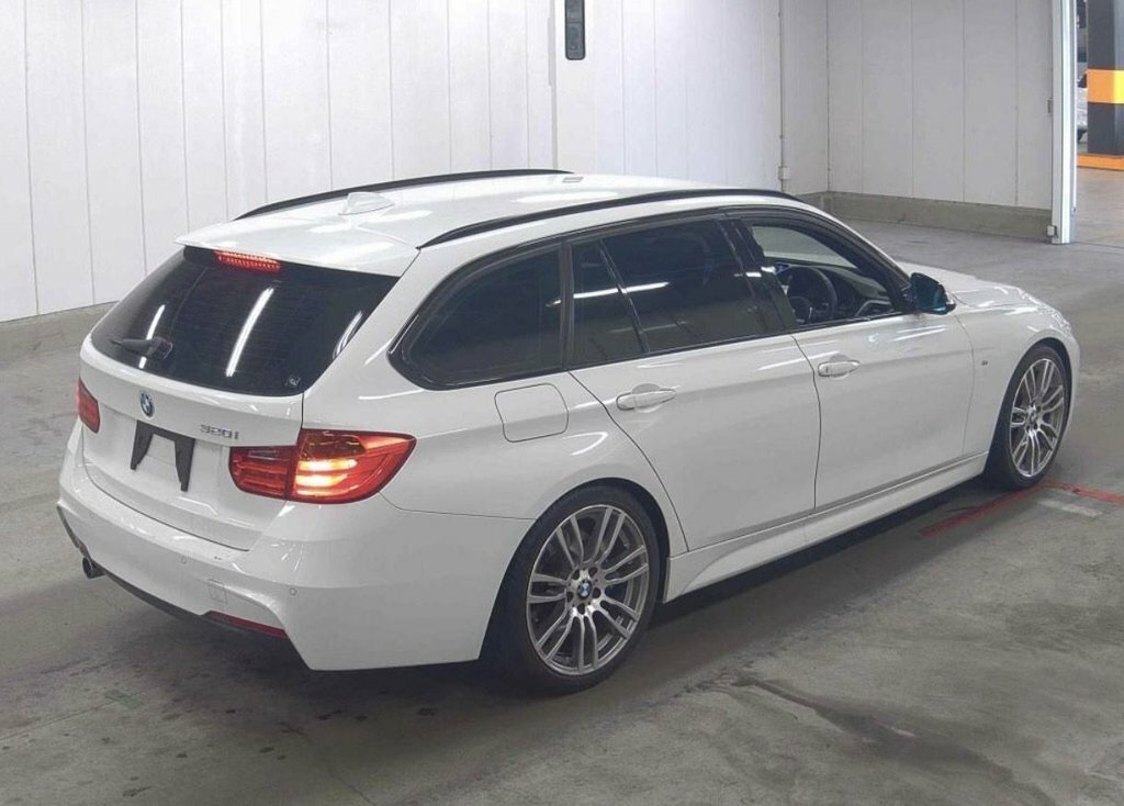 BMW 3 Series 2L M Sport White #4