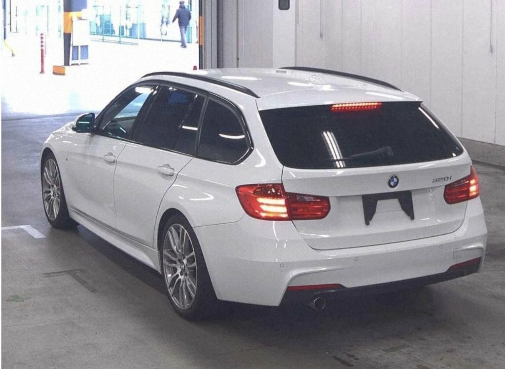 BMW 3 Series 2L M Sport White #3