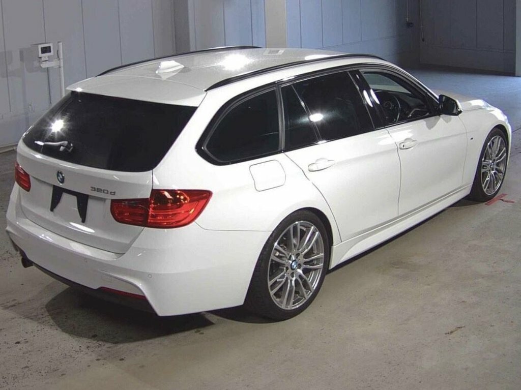 BMW 3 Series 2L M Sport White #4