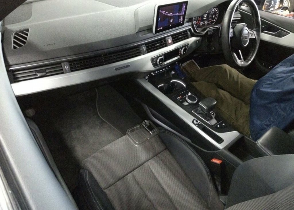 Audi A4 Avant 2L S Line KW66CMJ Grey #5