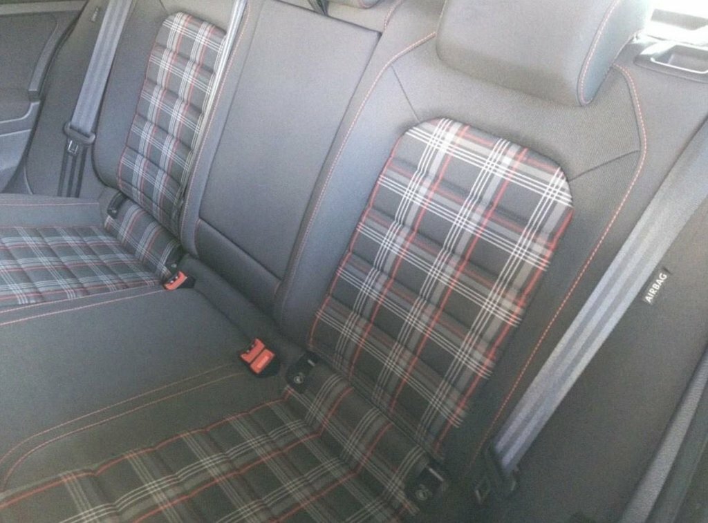 Volkswagen Golf 2L Gti Gold #6