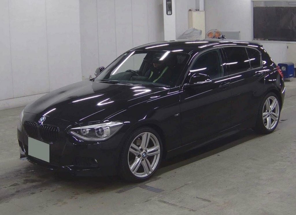 BMW 1 Series 1.6L M Sport AO64CMJ Black #2