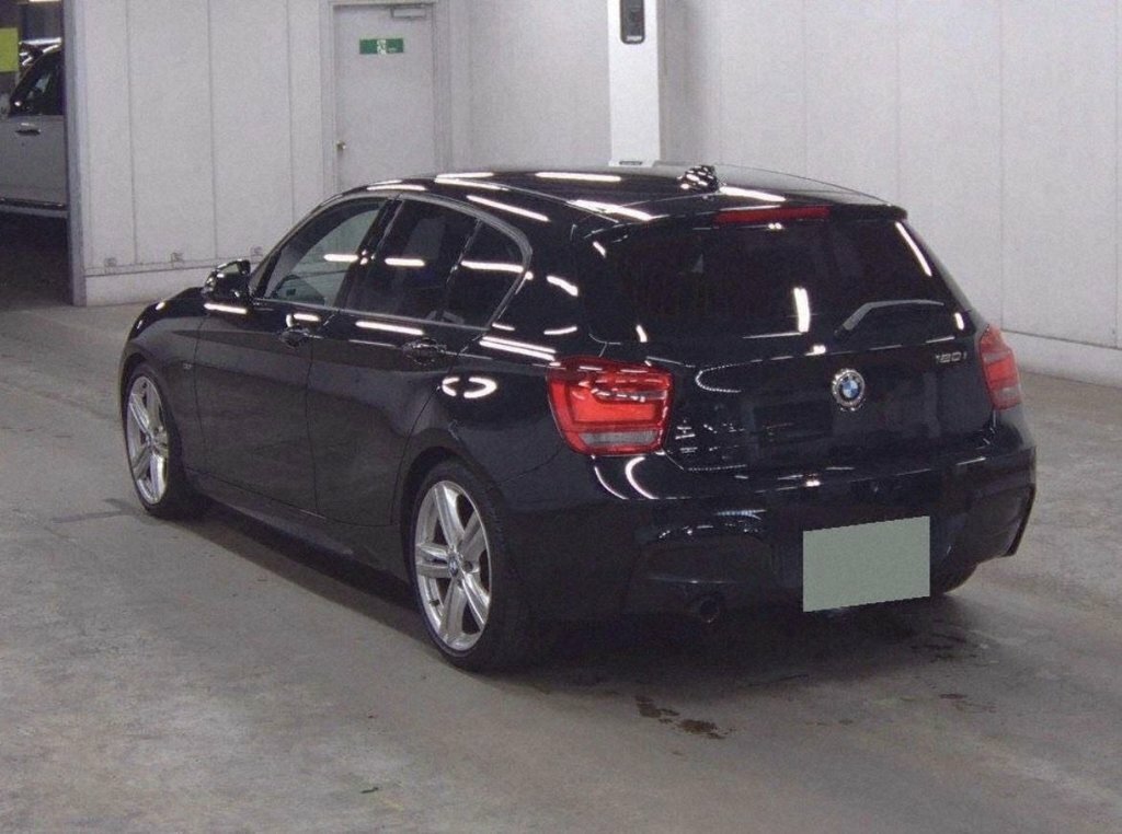 BMW 1 Series 1.6L M Sport AO64CMJ Black #3