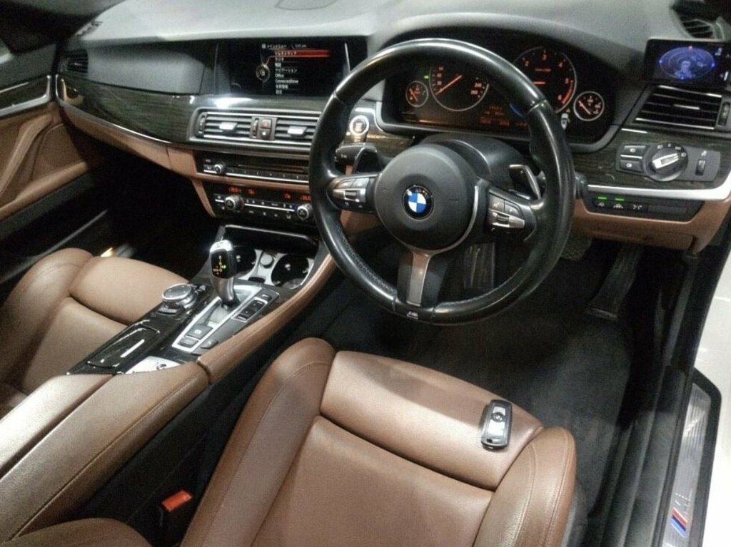 BMW 5 Series 2L M Sport White #5