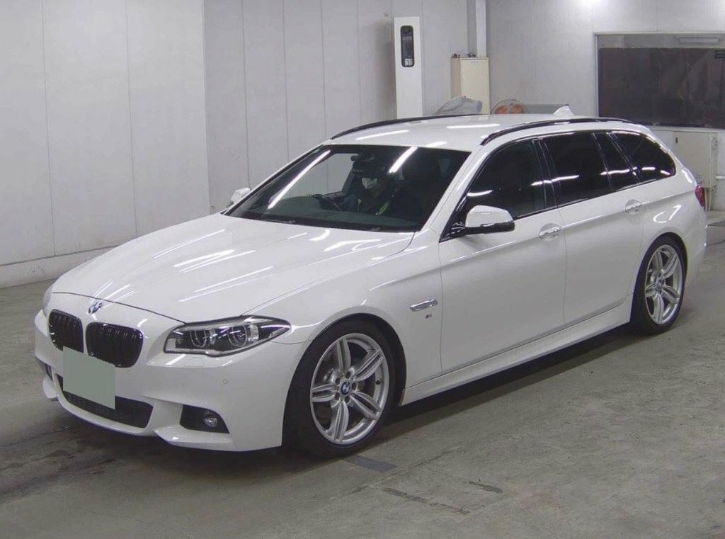 BMW 5 Series 2L M Sport White #2