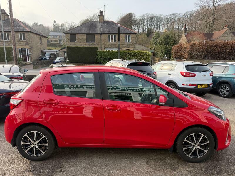Toyota Yaris 1.5-vvt-i-icon-tech-hatchback-5dr-petrol-manual-eu YU19EGD Red #6