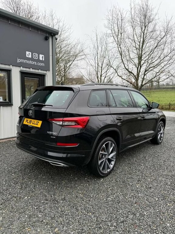 Skoda Kodiaq 2019 2.0 Tdi Sportline Suv Dsg 4Wd Euro PL19UJZ Black #2