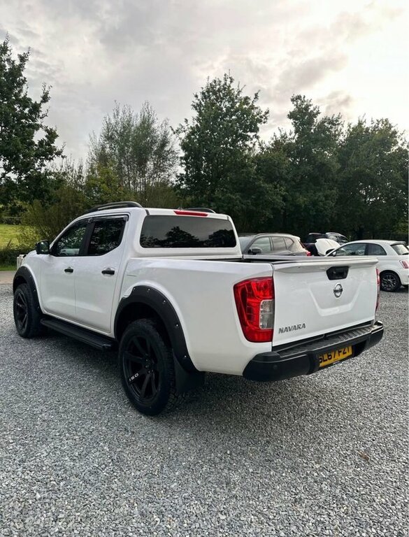 Nissan Navara 2017 2.3 Dci Tekna Pickup Double Cab Au SL67FZT White #4