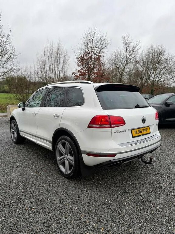 Volkswagen Touareg 2016 3.0 Tdi V6 Bluemotion Tech R-line Suv Die NJ16KKF White #4