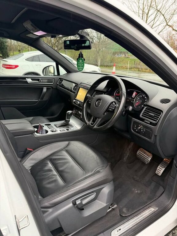 Volkswagen Touareg 2016 3.0 Tdi V6 Bluemotion Tech R-line Suv Die NJ16KKF White #5