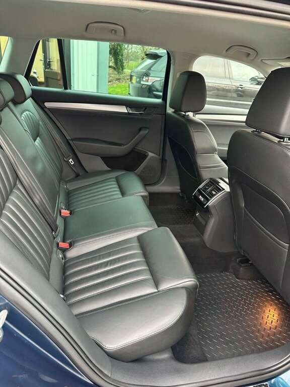 Skoda Superb 2019 2.0 Tdi Se L Executive Estate Dsg LA19TZE Blue #6