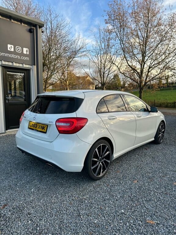 Mercedes-Benz A Class 2013 1.8 A200 Cdi Sport Hatchback Manua LX63XNK White #3